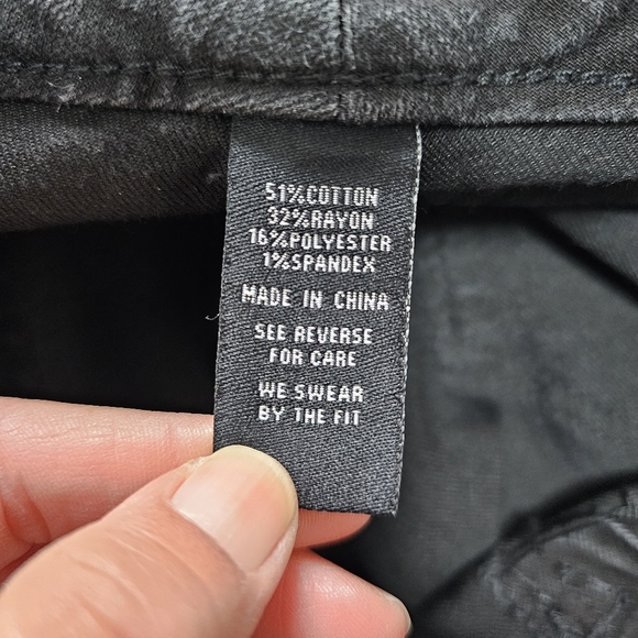Torrid Black High Rise Skinny Super Stretch Jegging Jean Size 16 - Picture 11 of 12